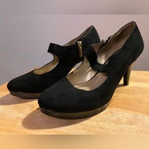 Bandolino black, suede, pumps. Size 9.5